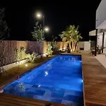 Contemporary Near Beaches