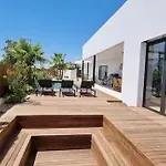 Casa de Férias Contemporary Near Beaches Pérols