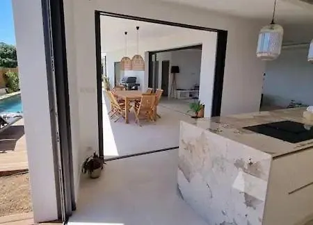 Contemporary Near Beaches Casa vacanze *