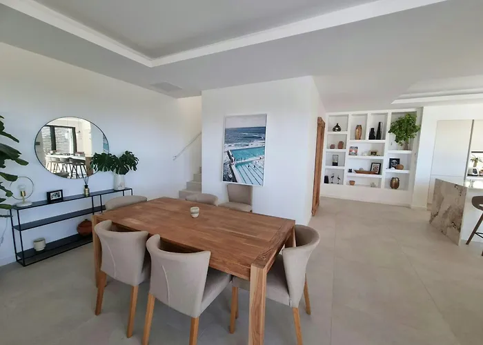 Semesterbostad Contemporary Near Beaches